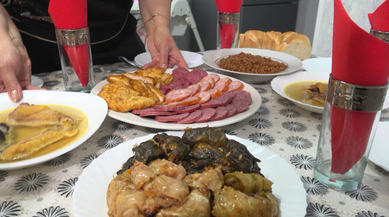 De sărbători, drumul duce acasă: Crăciunul la Hăsnășenii Mari