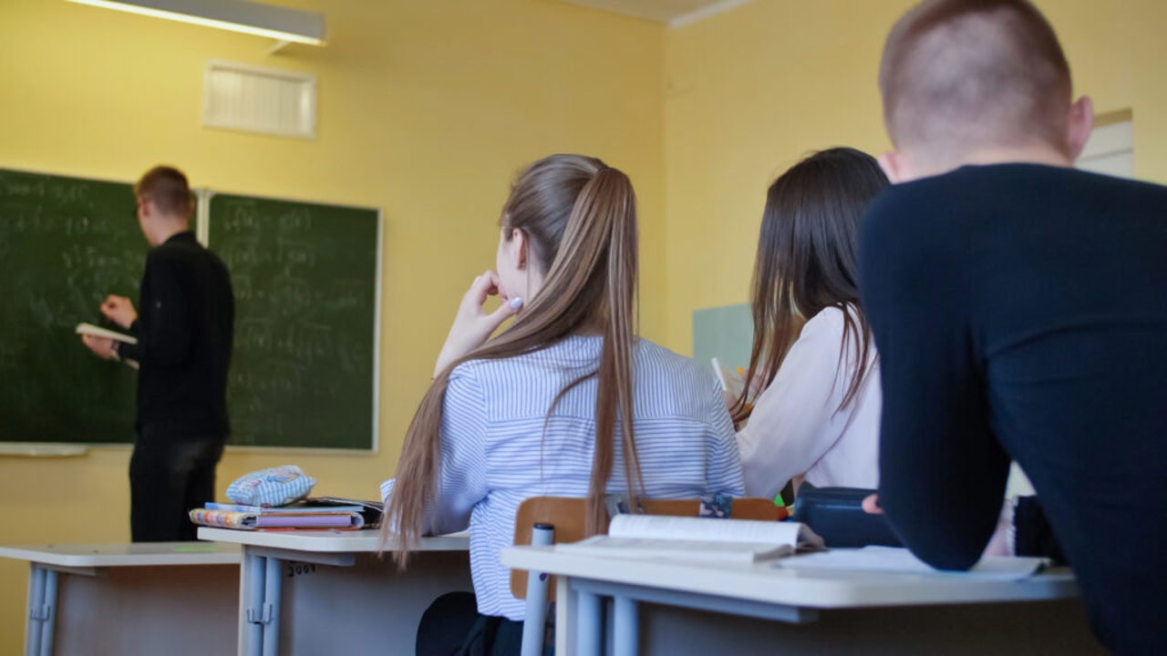100 Moldovan students will receive monthly scholarships of up to 1,300 lei