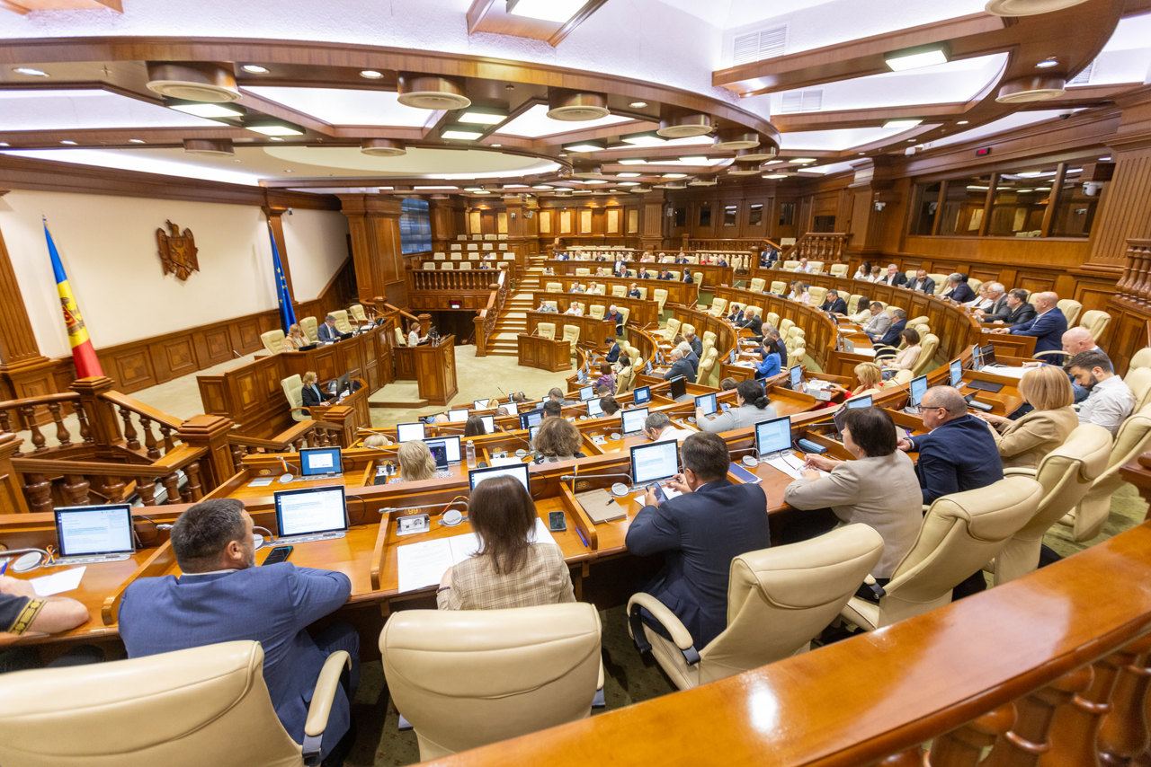 „Măsură strategică pentru eficientizarea actului administrativ”: Mai multe instituții de stat vor fi reorganizate