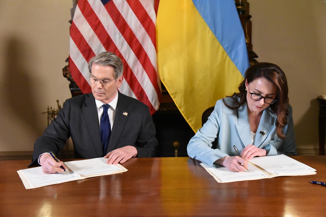 Statele Unite și Ucraina au semnat un acord pentru crearea unui fond de investiții destinat reconstrucției Ucrainei după invazia rusă