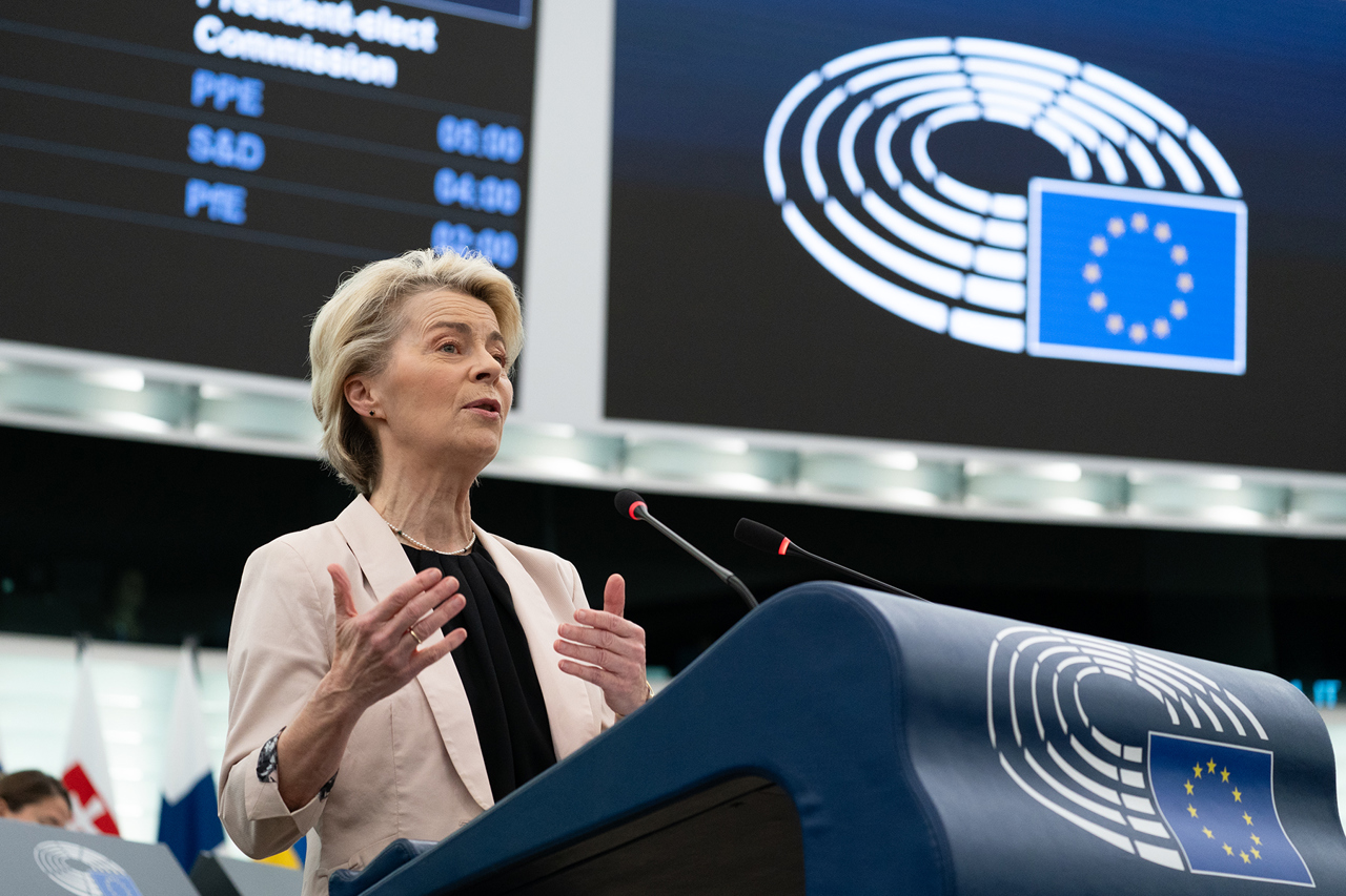 Corespondență Dan Alexe // Ursula von der Leyen: discurs despre starea UE în fața unui Parlament European ostil