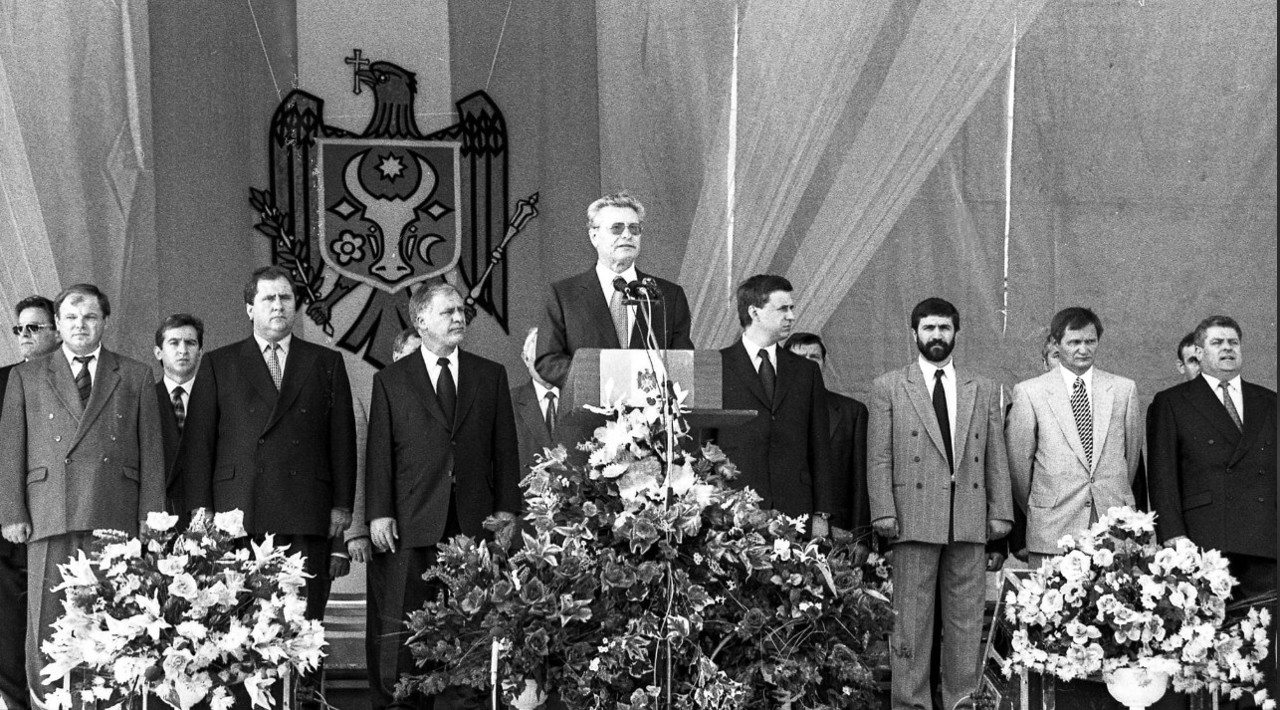 VIDEO | „35 de ani de independență”, campanie Moldova 1: 2000 - anul reformei constituționale și al crizei politice