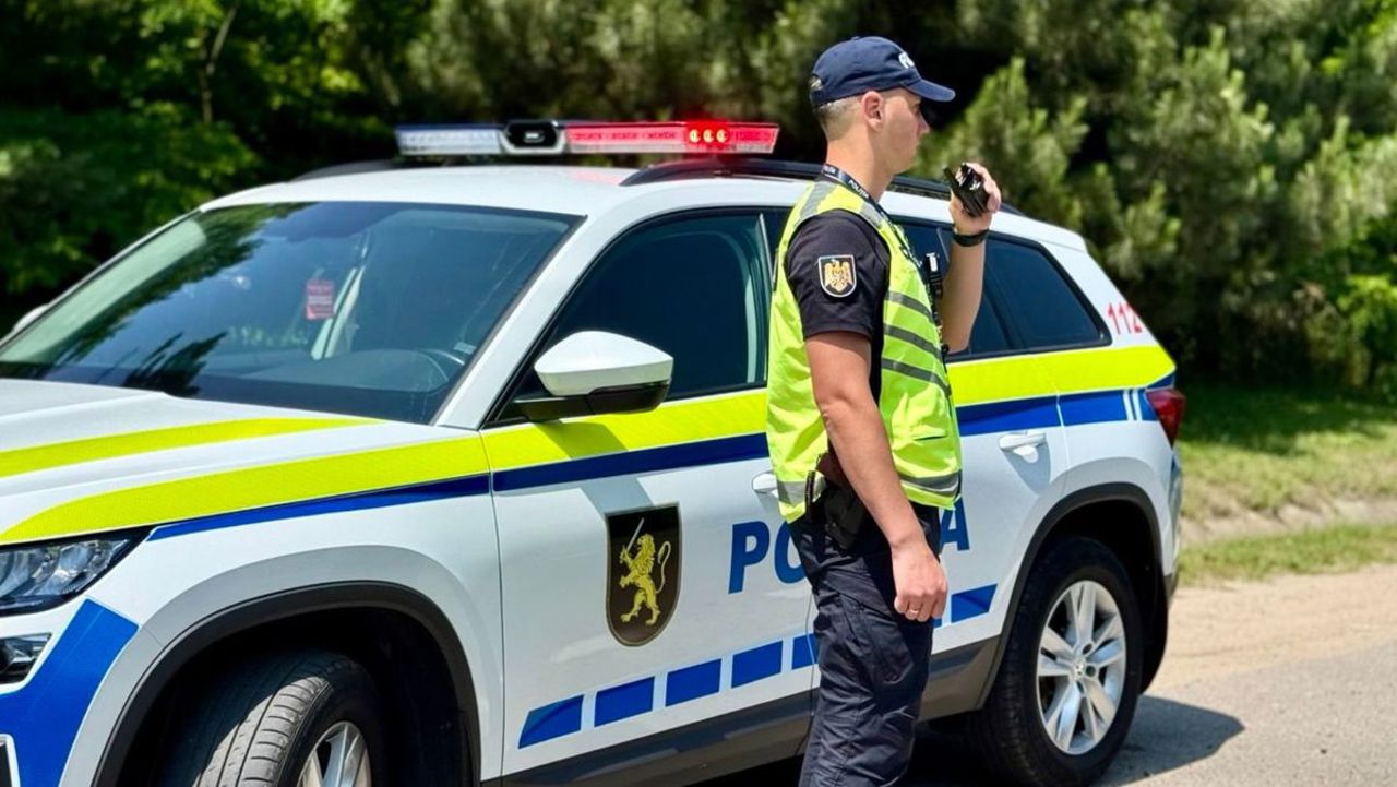 Poliția, în stradă pentru fluidizarea traficului: Ieșirile din Chișinău, aglomerate