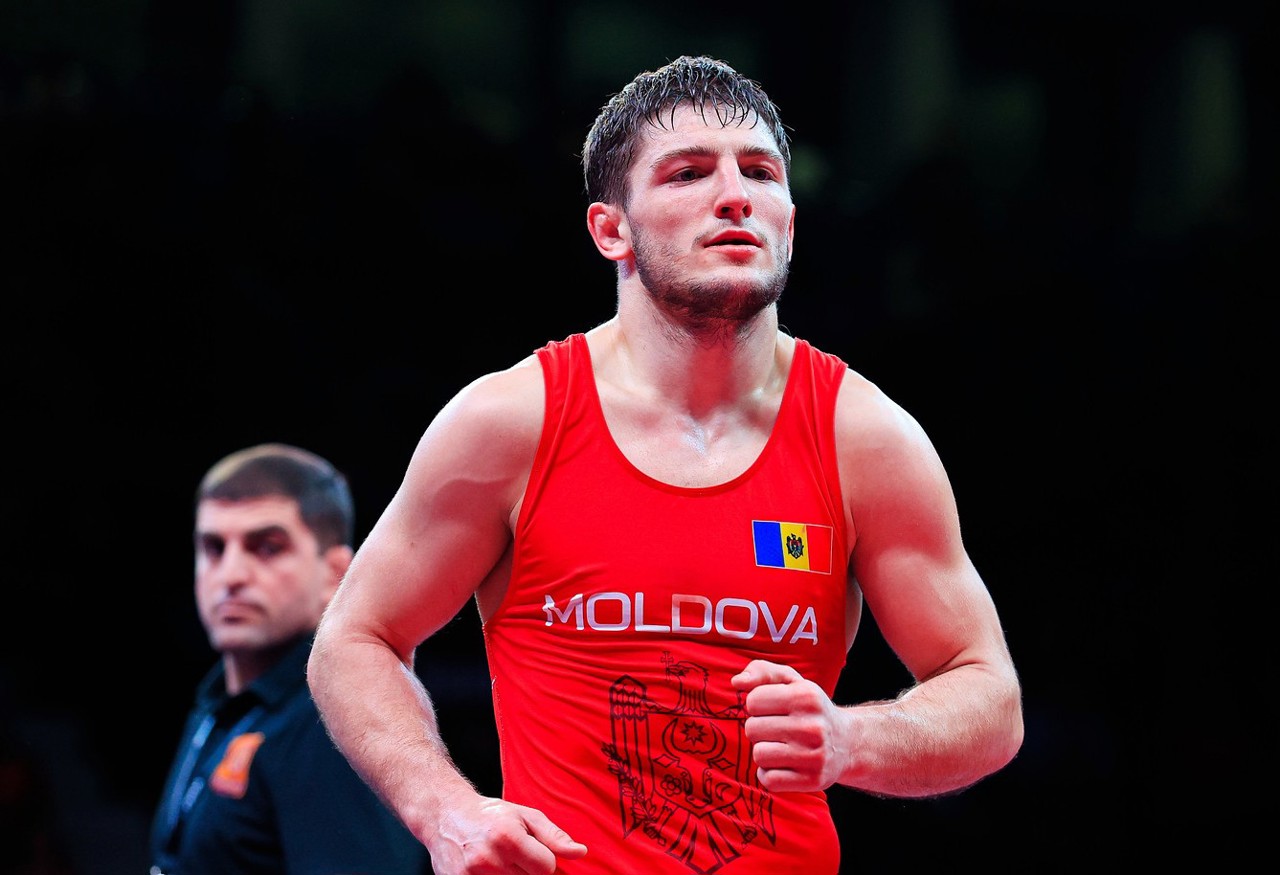 Vicecampionul european la lupte greco-romane, Vitalie Eriomenco, a revenit în țară cu medalia de argint 