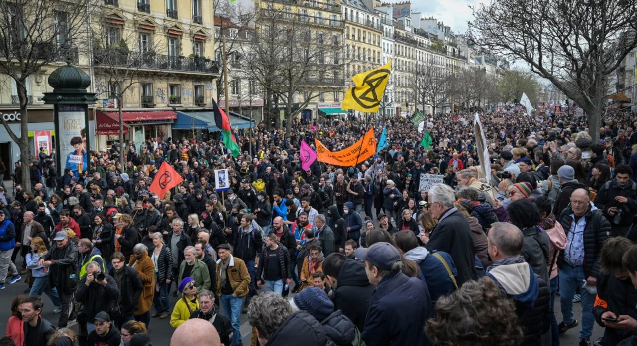 Alegerile din Franța: Mii de persoane au protestat la Paris împotriva ascensiunii extreme-dreapte
