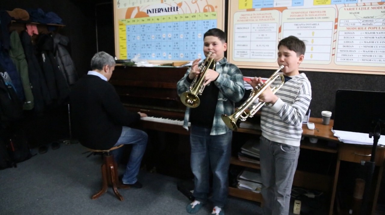 Dispută între primărie și fanfara „Hasnaș”. Artiștii riscă să rămână fără spațiul de repetiții