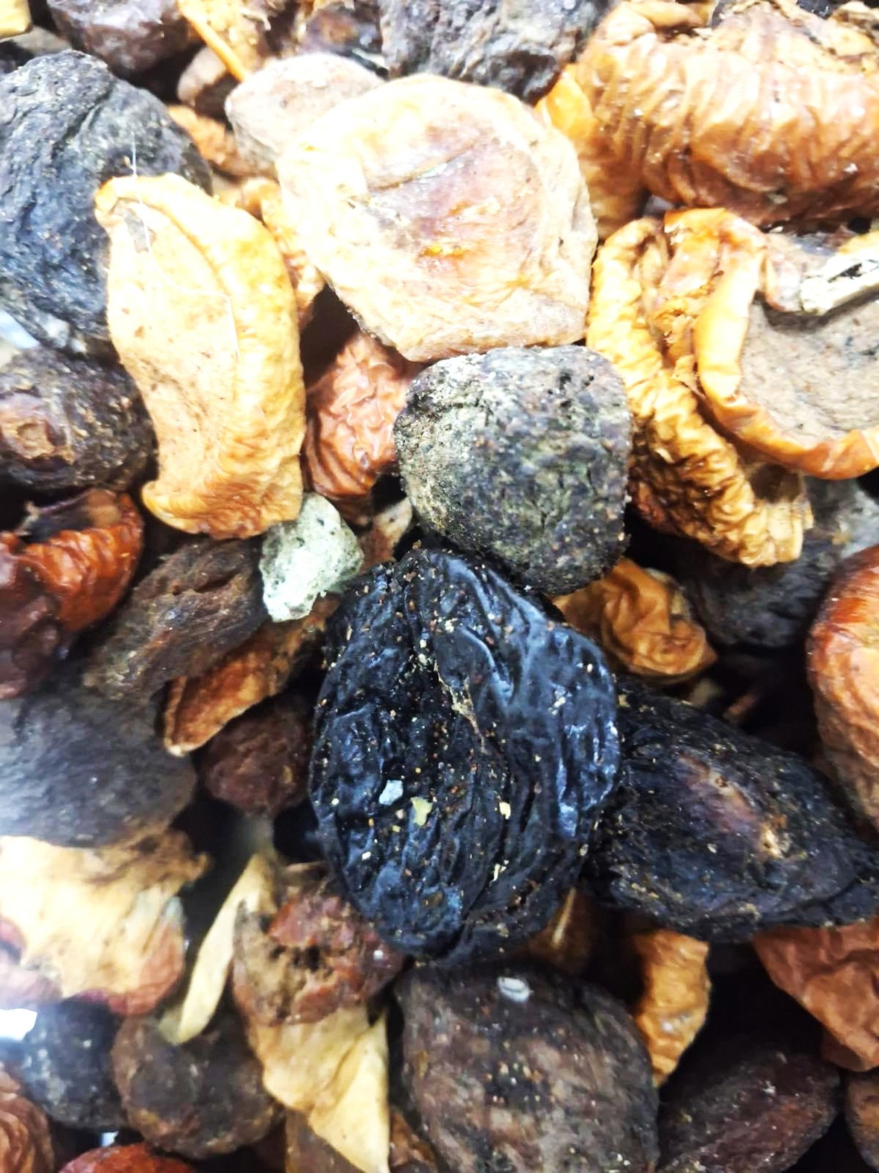 Lot masiv de fructe neconforme, interzis pe piața din R. Moldova și returnat producătorului