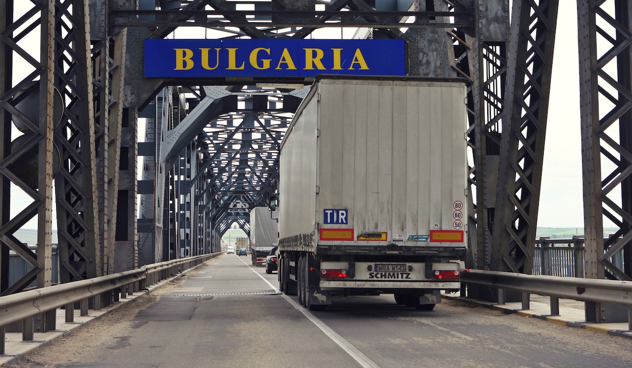 Alertă de călătorie în Bulgaria: a fost suspendată temporar circulația rutieră pe Podul Dunării Giurgiu-Ruse 