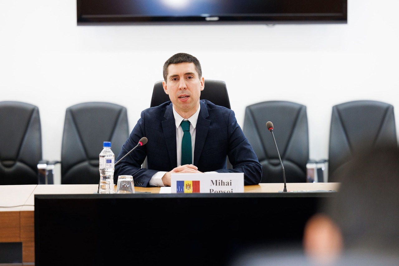 Mihai Popșoi a invitat-o pe noua ministră de Externe a României, Oana Țoiu, într-o vizită oficială la Chișinău