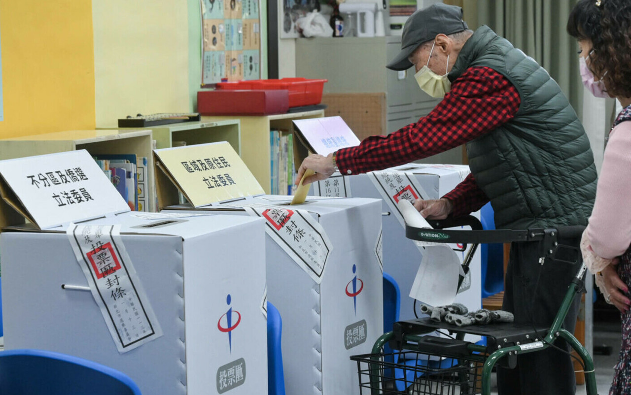 Taiwan votes: Independence vs. China, US watches