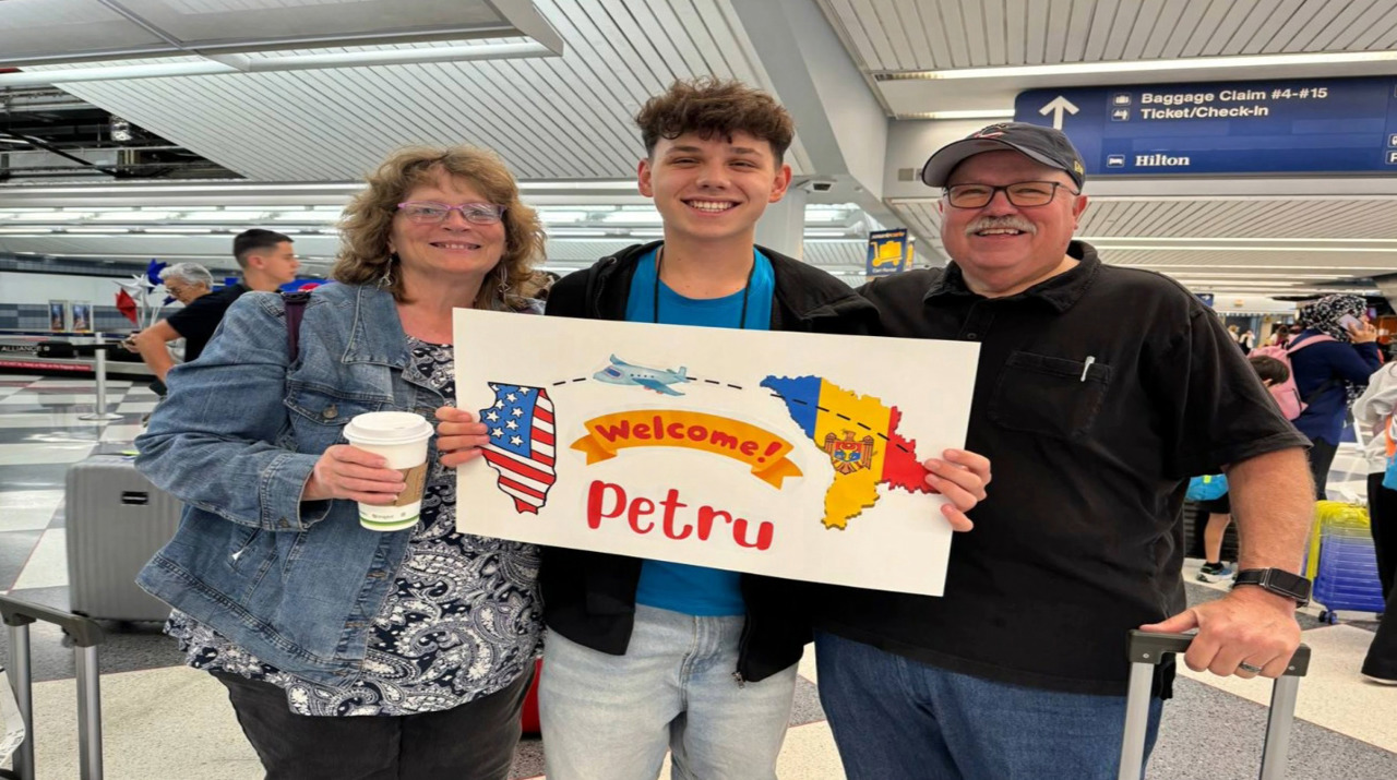 FLEX Program: Moldovan students experience American life and community activities