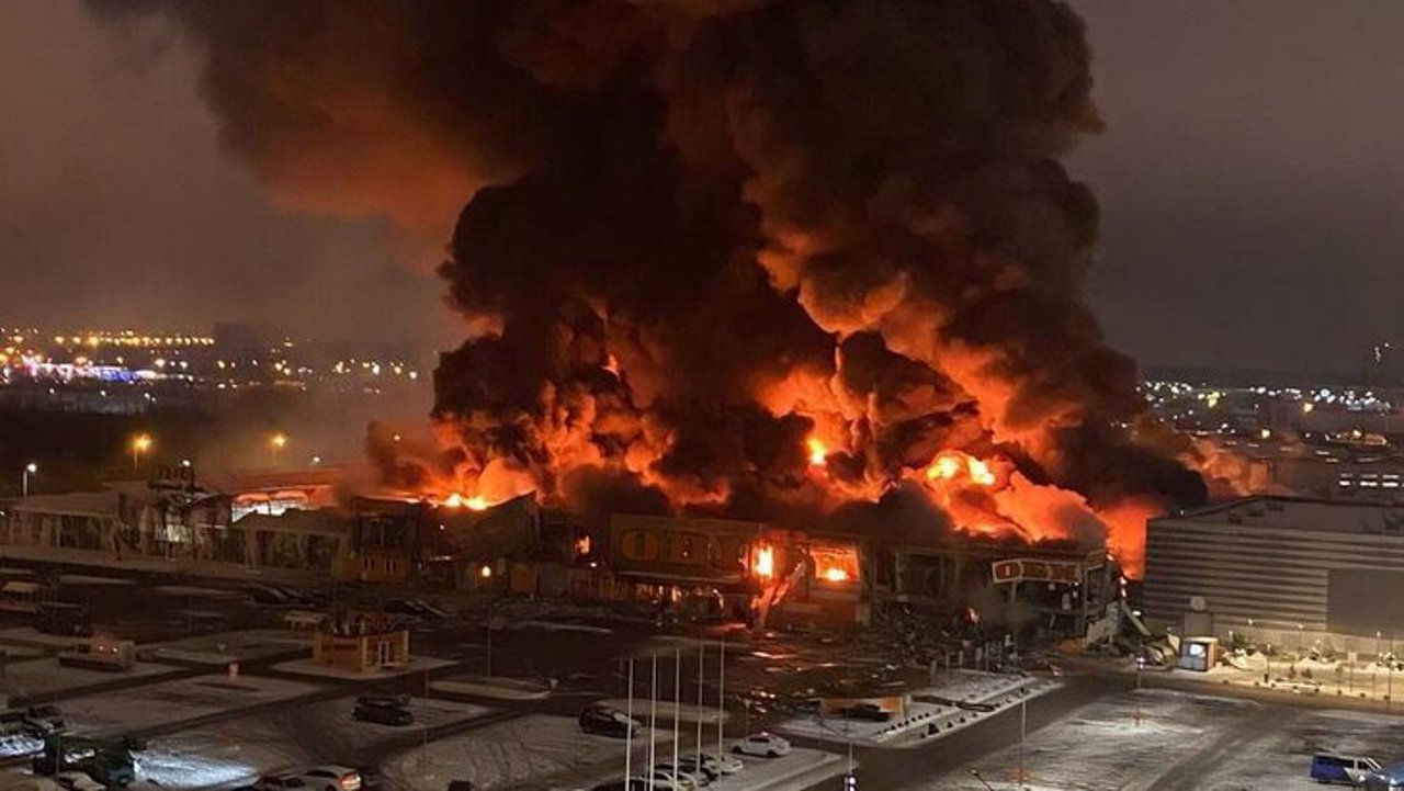 Incendiu la un centru comercial de lângă Moscova: O persoană a murit