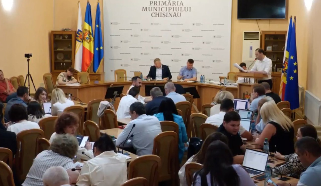Discuții controversate în CMC: Terenurile pentru școlile private au împiedicat aprobarea mai multor licitații