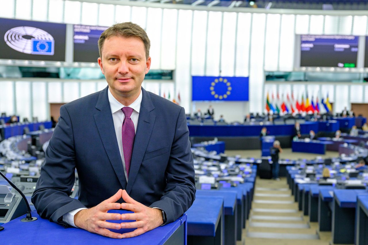 When could the Republic of Moldova receive the first tranche of the 1.9 billion euro aid from the EU? Mureșan replies